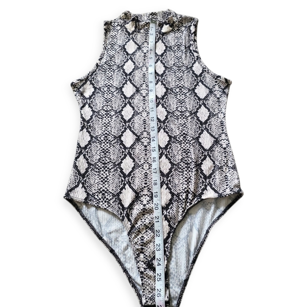 🔥5 FOR $25🔥Caution To The Wind Snakeskin Sleeveless Bodysuit, Size Small - Picture 12 of 12